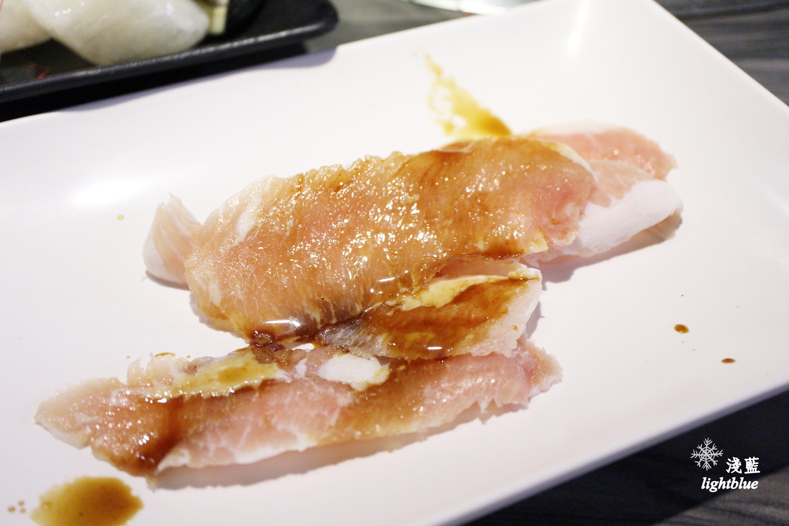 [ 市府站美食 ] 淺藍 × 好客燒烤台北市府店～下班後來去點餐式海鮮燒烤及沙拉吧吃到飽，還有啤酒／調酒無限暢飲