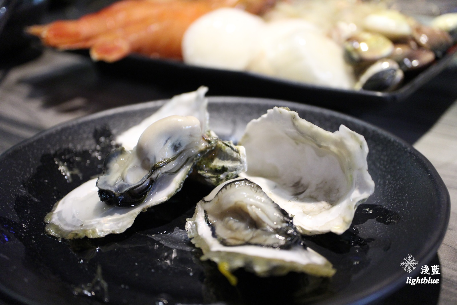 [ 市府站美食 ] 淺藍 × 好客燒烤台北市府店～下班後來去點餐式海鮮燒烤及沙拉吧吃到飽，還有啤酒／調酒無限暢飲