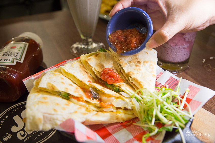 1061004 (1043 - 46).JPG