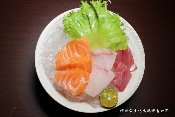 台北リ味館/原味館：東區.市民大道新開幕海鮮燒烤『台北リ味館/原味館』現烤鮮蚵/泰國蝦/199元生啤喝到飽/宵夜/有包廂/捷運忠孝復興站