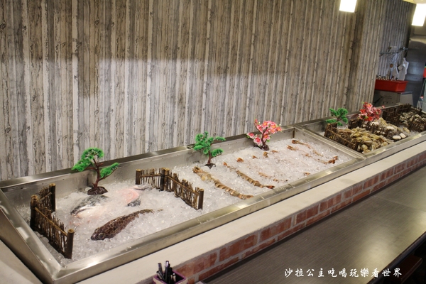 台北リ味館/原味館：東區.市民大道新開幕海鮮燒烤『台北リ味館/原味館』現烤鮮蚵/泰國蝦/199元生啤喝到飽/宵夜/有包廂/捷運忠孝復興站