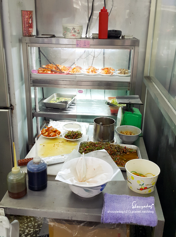 阿忠牛肉麵:【小吃】連水餃也深得我心的阿忠牛肉麵 in新莊