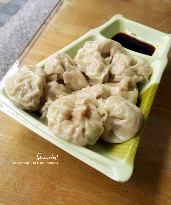 阿忠牛肉麵:【小吃】連水餃也深得我心的阿忠牛肉麵 in新莊