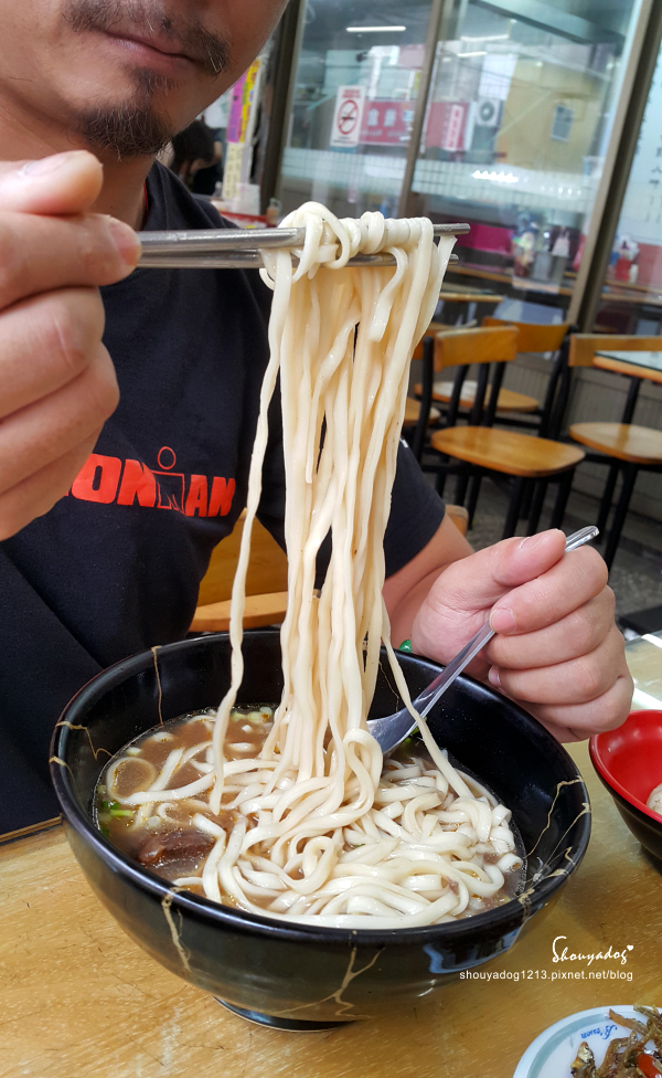 阿忠牛肉麵:【小吃】連水餃也深得我心的阿忠牛肉麵 in新莊