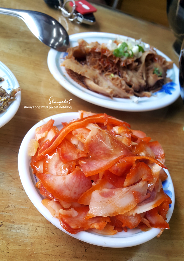 阿忠牛肉麵:【小吃】連水餃也深得我心的阿忠牛肉麵 in新莊