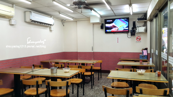 阿忠牛肉麵:【小吃】連水餃也深得我心的阿忠牛肉麵 in新莊