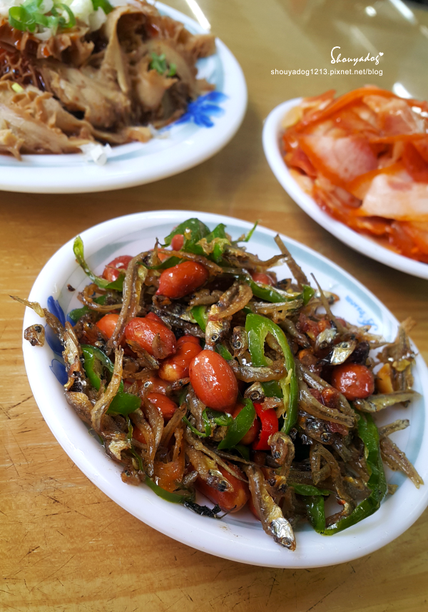 阿忠牛肉麵:【小吃】連水餃也深得我心的阿忠牛肉麵 in新莊