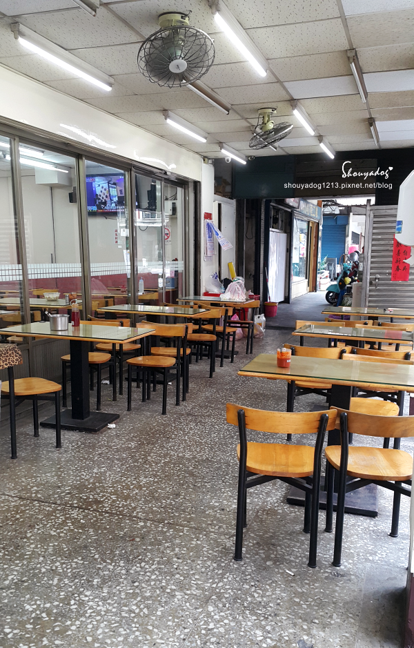 阿忠牛肉麵:【小吃】連水餃也深得我心的阿忠牛肉麵 in新莊