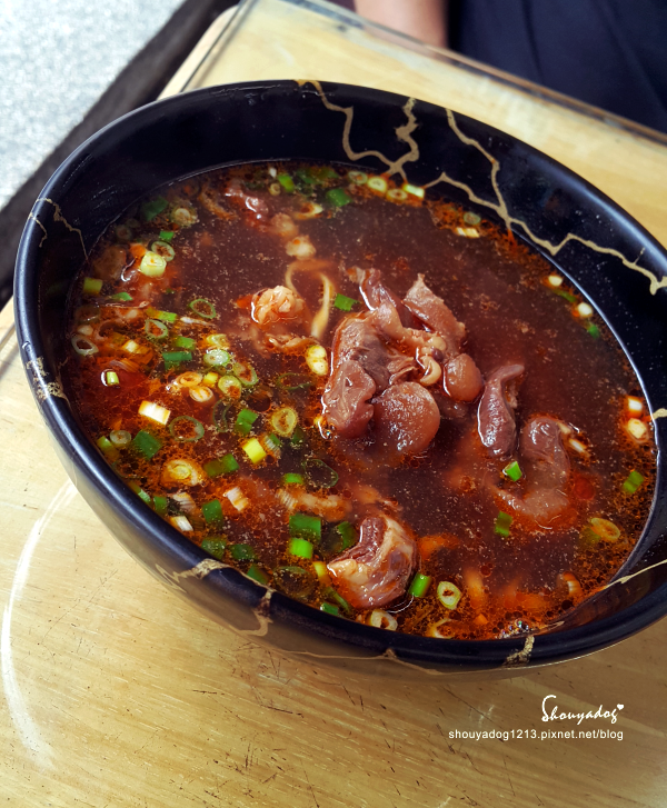 阿忠牛肉麵:【小吃】連水餃也深得我心的阿忠牛肉麵 in新莊