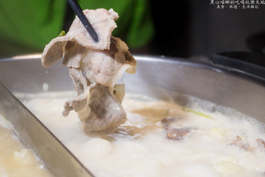 高雄左營︱星洲火鍋．膳聚　時尚浪漫，新加坡夜店風精緻火鍋！