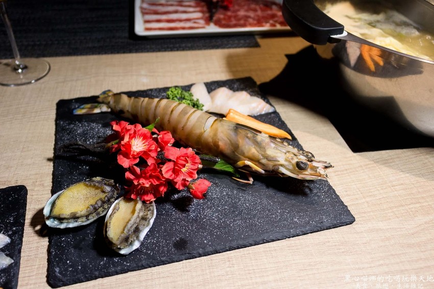 高雄左營︱星洲火鍋．膳聚　時尚浪漫，新加坡夜店風精緻火鍋！