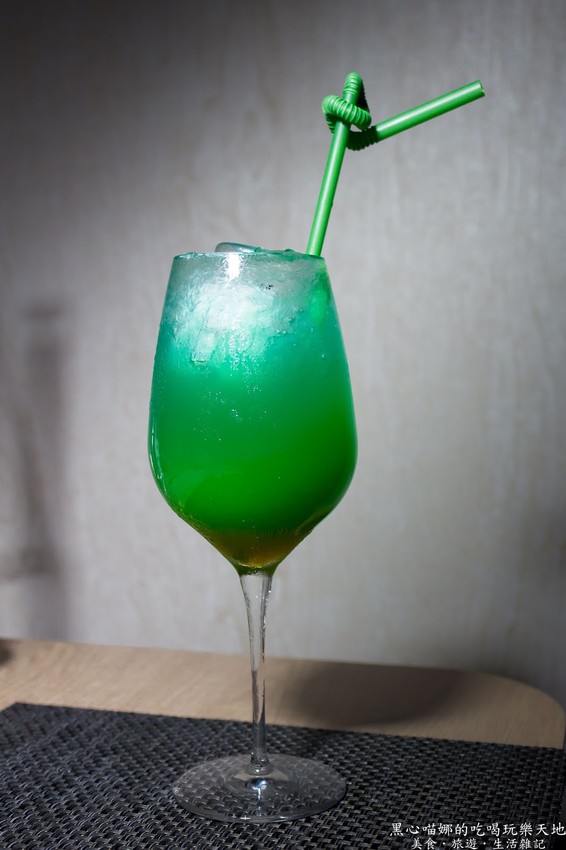 高雄左營︱星洲火鍋．膳聚　時尚浪漫，新加坡夜店風精緻火鍋！