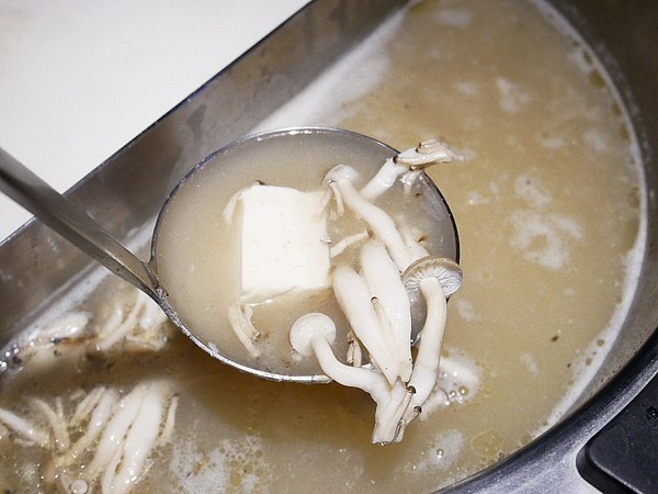 星洲火鍋:星洲火鍋-高雄左營特色火鍋 新加坡風的單點式鍋物 湯頭食材都是一絕 lounge Bar的用餐氛圍超加分 記得要試試特調飲品 內文有魔術影片 (愛評體驗券) 星洲火鍋:星洲火鍋-高雄左營特色火鍋 新加坡風的單點式鍋物 湯頭食材都是一絕 lounge Bar的用餐氛圍超加分 記得要試試特調飲品 內文有魔術影片 (愛評體驗券)