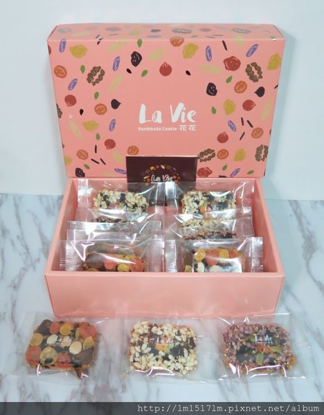 【宅配美食】花花 La Vie ❙ 花現幸福~精美有質感的手工餅乾 ❙ 獨特口感浪漫你我(文末有獎)