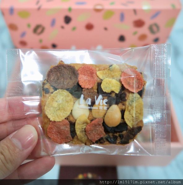 【宅配美食】花花 La Vie ❙ 花現幸福~精美有質感的手工餅乾 ❙ 獨特口感浪漫你我(文末有獎)