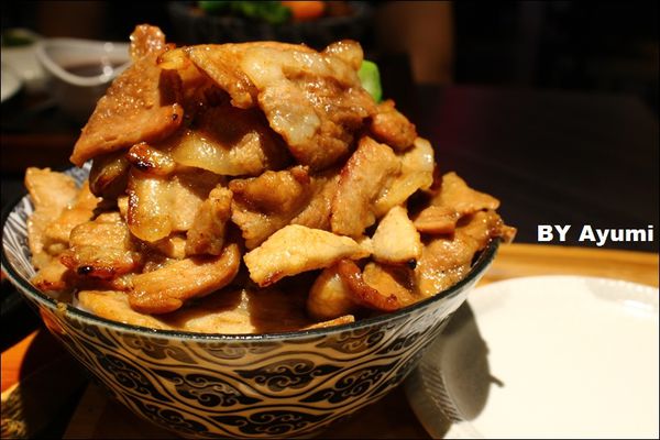 開丼 燒肉vs丼飯(桃園ATT店)：『愛評體驗團』開丼 燒肉vs丼飯/桃園ATT店～給你大大滿足的燒肉丼