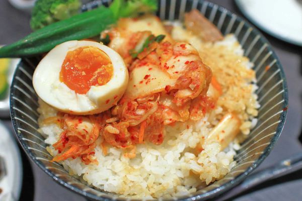 【桃園餐廳】開丼燒肉vs丼飯-主菜滿到爆出來的超邪惡丼飯