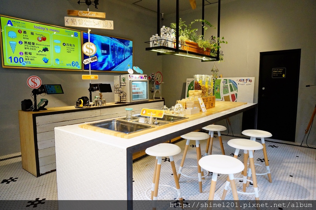 瑞芳九份美食 Lick Lick ice cream 利克商號.夢幻冰淇淋專車等你來打卡