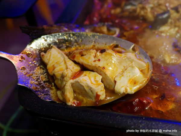 水貨：【食記】台中夜店風-水貨-真的炭火烤魚-台灣一號店-Seahood charcal grilled fish@南屯公益公園 : 傳說中的諸葛烤魚？ 類似壽喜燒作法的川味料理!