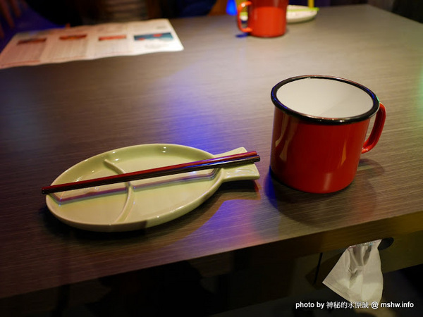 水貨：【食記】台中夜店風-水貨-真的炭火烤魚-台灣一號店-Seahood charcal grilled fish@南屯公益公園 : 傳說中的諸葛烤魚？ 類似壽喜燒作法的川味料理!