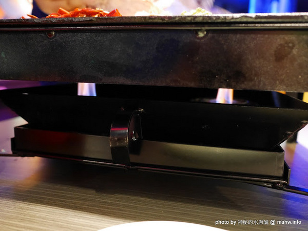 水貨：【食記】台中夜店風-水貨-真的炭火烤魚-台灣一號店-Seahood charcal grilled fish@南屯公益公園 : 傳說中的諸葛烤魚？ 類似壽喜燒作法的川味料理!