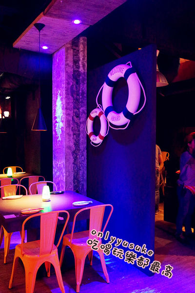 （FoOd台中)♥【水貨】來自上海超特別的魚肉饗宴，一鍋二吃，多達18種口味的美味炭火烤魚料理