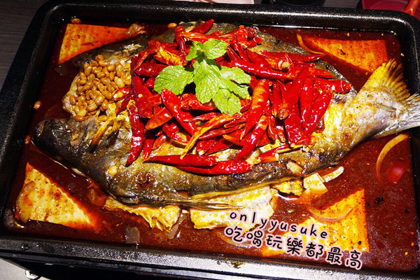 （FoOd台中)♥【水貨】來自上海超特別的魚肉饗宴，一鍋二吃，多達18種口味的美味炭火烤魚料理