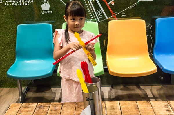 承億輕旅(高雄館)：高雄旅館︱承億輕旅Light hostel