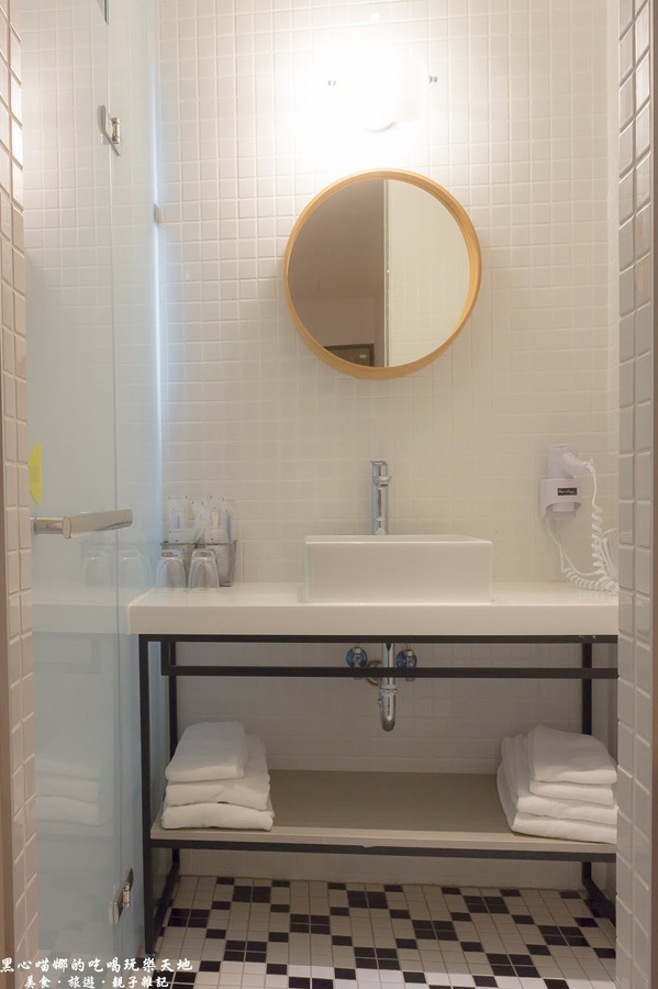 承億輕旅(高雄館)：高雄旅館︱承億輕旅Light hostel