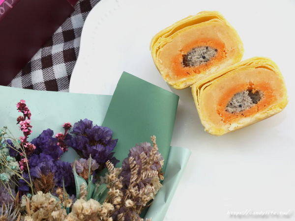 RIVON禮坊：禮坊＂黑松露奶黃酥＂現在7-11也買的到單顆包裝囉!隨時都能品嘗到的法式點心～