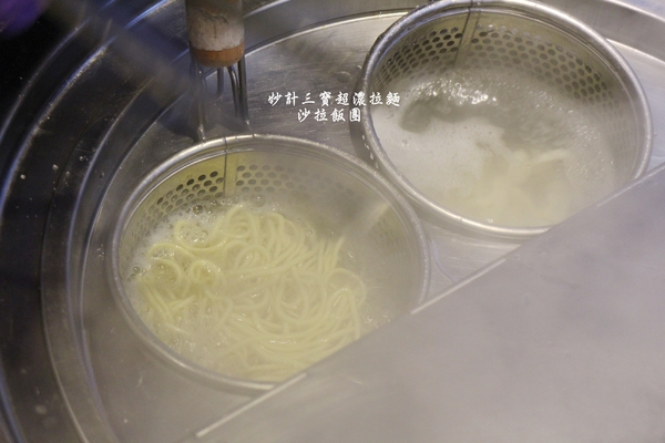 妙計三寶超濃拉麵(士林分店):士林夜市新開幕日式拉麵『妙計三寶超濃拉麵-士林分店』劍潭捷運站