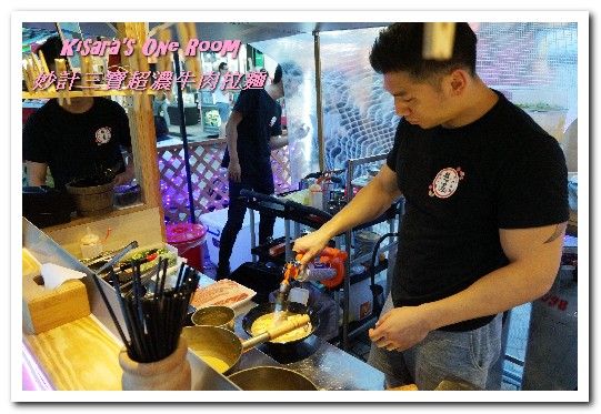 妙計三寶超濃拉麵(士林分店):士林夜市拉麵.充滿日劇獨特氛圍的拉麵屋台──妙計三寶超濃牛肉拉麵