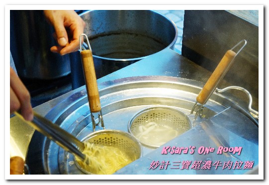 妙計三寶超濃拉麵(士林分店):士林夜市拉麵.充滿日劇獨特氛圍的拉麵屋台──妙計三寶超濃牛肉拉麵