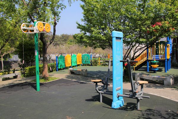 日星公園：【桃園景點】桃園平鎮莊敬里日星公園~粉紅色櫻花粉嫩嬌豔耀眼奪目