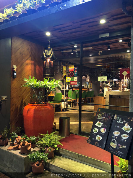 圓圓家愛吃貨-《台北東區》thai cook泰酷.泰國料理，冬季火鍋新菜單，口味道地的泰國料理，酸辣鹹香好開胃