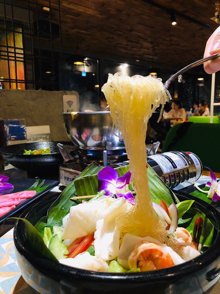 圓圓家愛吃貨-《台北東區》thai cook泰酷.泰國料理，冬季火鍋新菜單，口味道地的泰國料理，酸辣鹹香好開胃