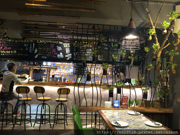 圓圓家愛吃貨-《台北東區》thai cook泰酷.泰國料理，冬季火鍋新菜單，口味道地的泰國料理，酸辣鹹香好開胃