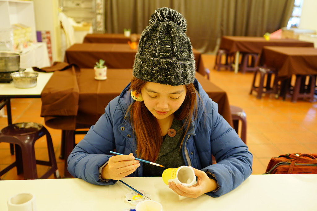 【桃園大溪】神秘巨石摩艾出沒!大溪花海農場 彩紅花田