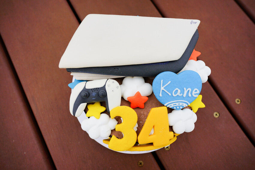 台北蛋糕推薦｜米爾利甜點創作(台北店) PS5造型蛋糕、人像造型蛋糕 大同區造型蛋糕推薦！ - 奇奇一起玩樂趣