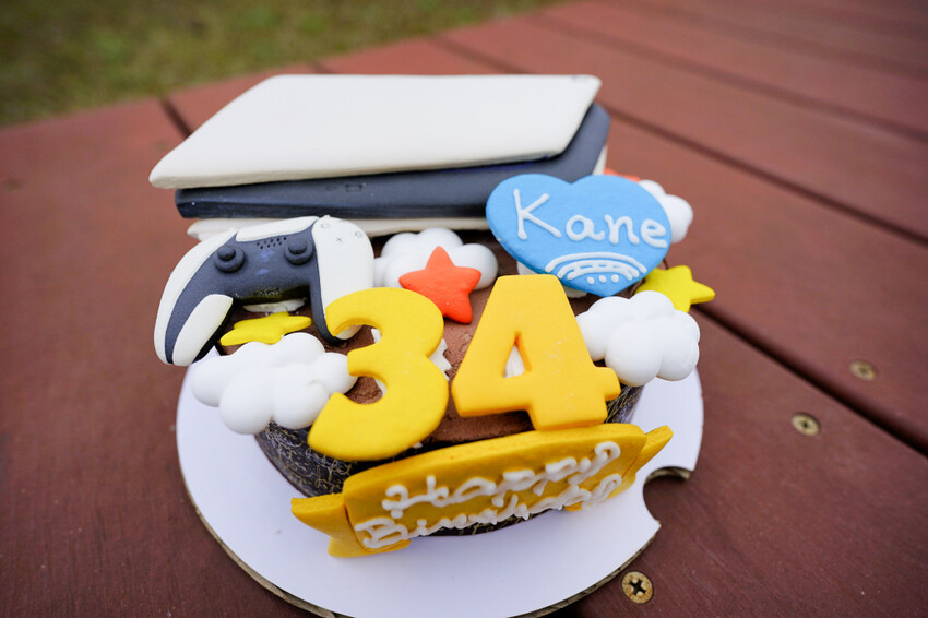 台北蛋糕推薦｜米爾利甜點創作(台北店) PS5造型蛋糕、人像造型蛋糕 大同區造型蛋糕推薦！ - 奇奇一起玩樂趣