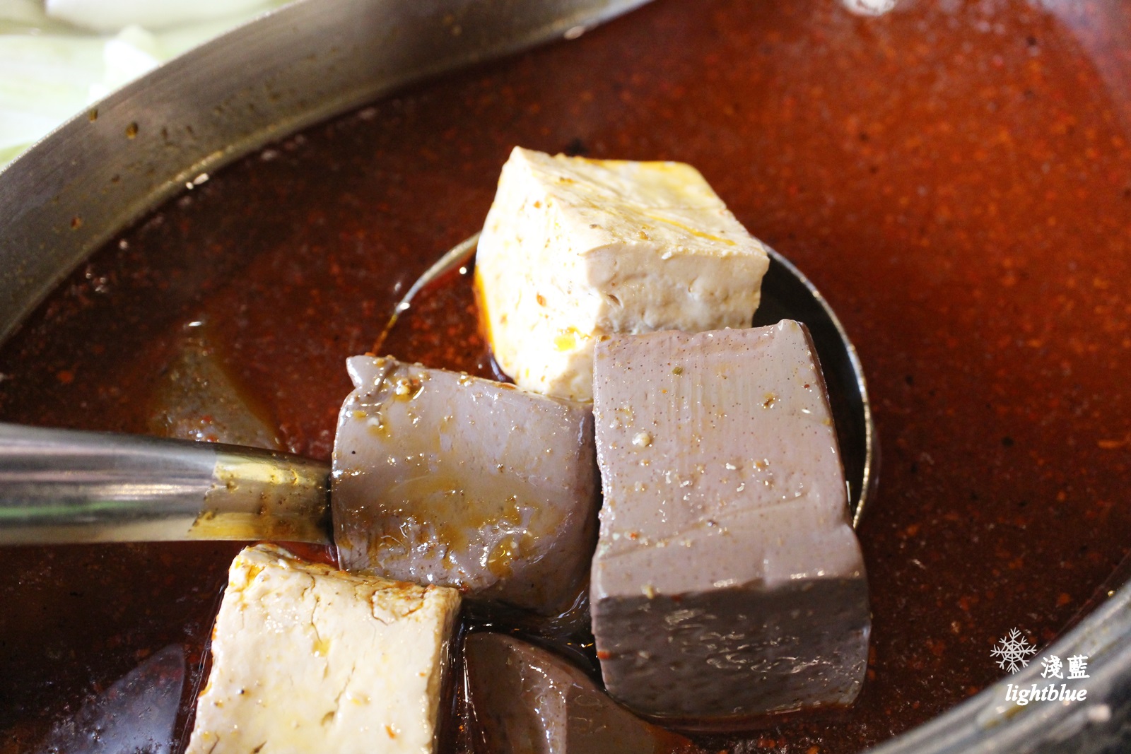 [ 雙連站‧林森北路美食 ] 淺藍 × 最牛溫體牛肉火鍋台北林森店～每日台南直送溫體牛，連海鮮蔬菜也都令人驚豔