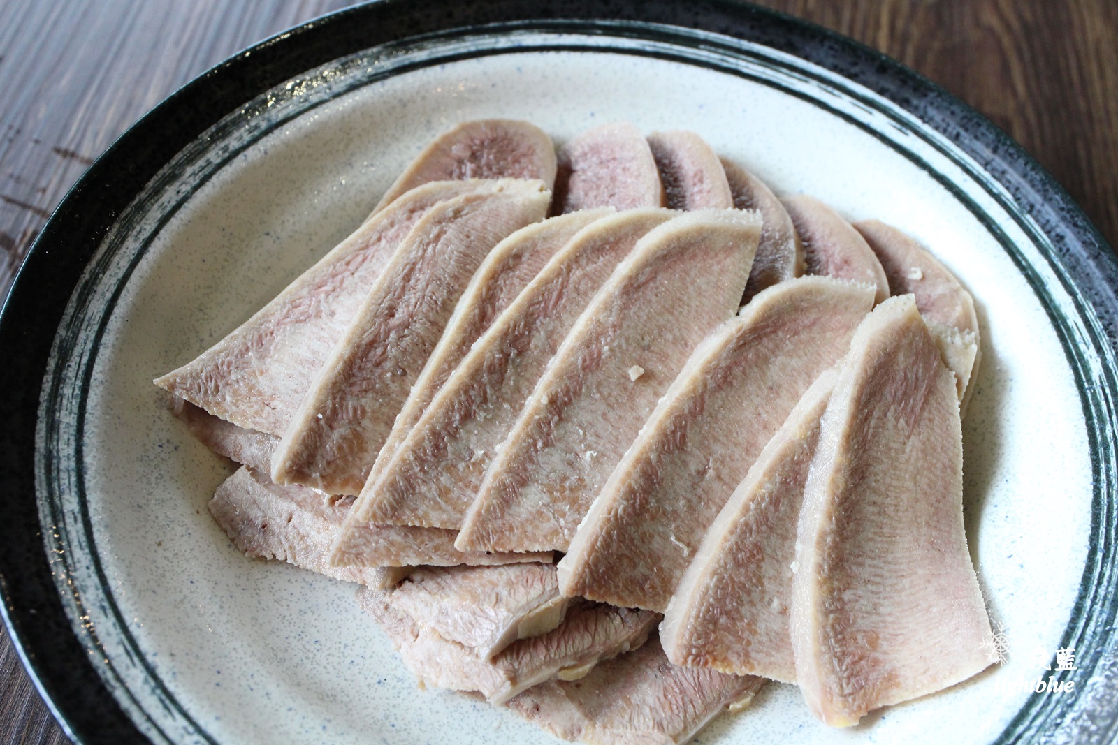 [ 雙連站‧林森北路美食 ] 淺藍 × 最牛溫體牛肉火鍋台北林森店～每日台南直送溫體牛，連海鮮蔬菜也都令人驚豔