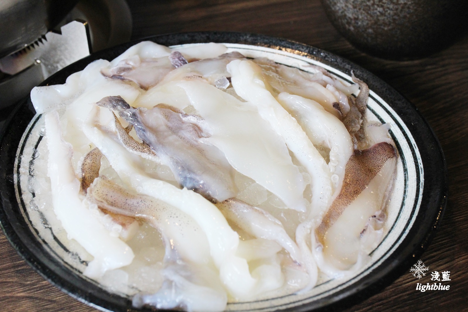 [ 雙連站‧林森北路美食 ] 淺藍 × 最牛溫體牛肉火鍋台北林森店～每日台南直送溫體牛，連海鮮蔬菜也都令人驚豔