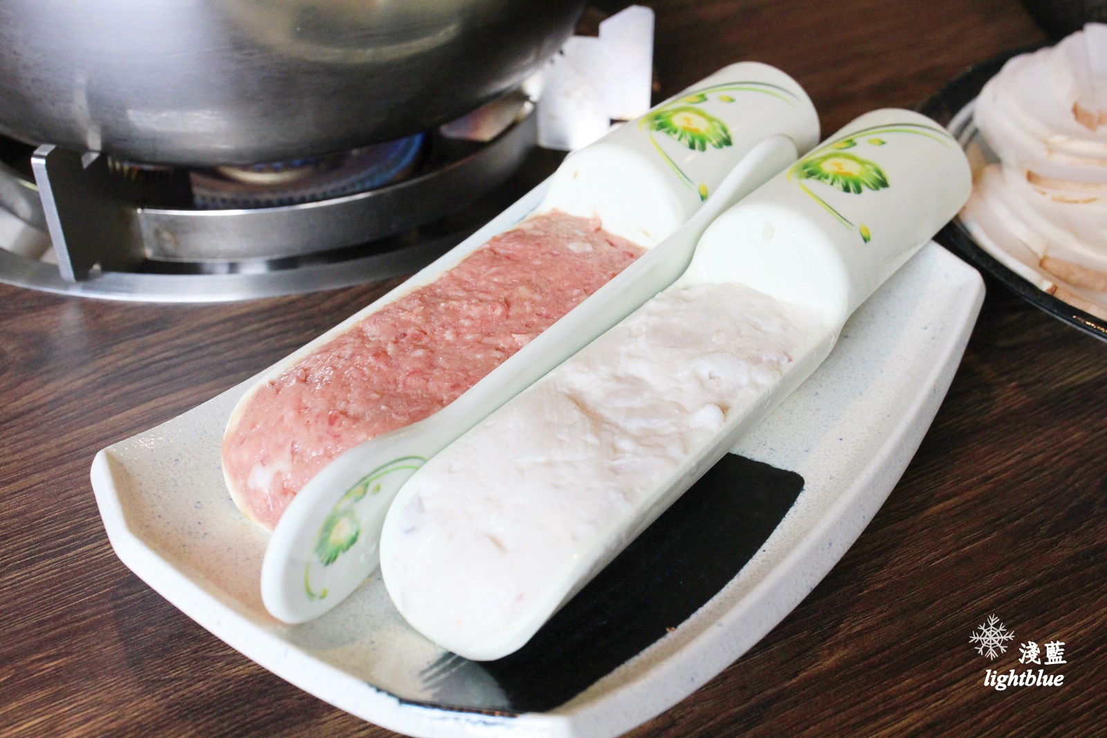 [ 雙連站‧林森北路美食 ] 淺藍 × 最牛溫體牛肉火鍋台北林森店～每日台南直送溫體牛，連海鮮蔬菜也都令人驚豔