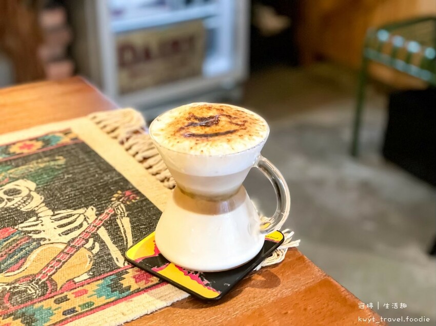 LINE_ALBUM_Born 2 Her Cafe_220320_26.jpg