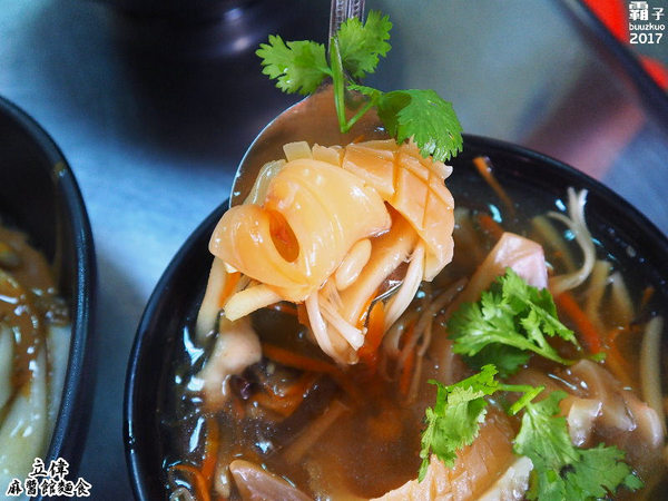 立偉麻醬館麵食(太原店):立偉麻醬館麵食,第二市場立偉麵食有新分店~