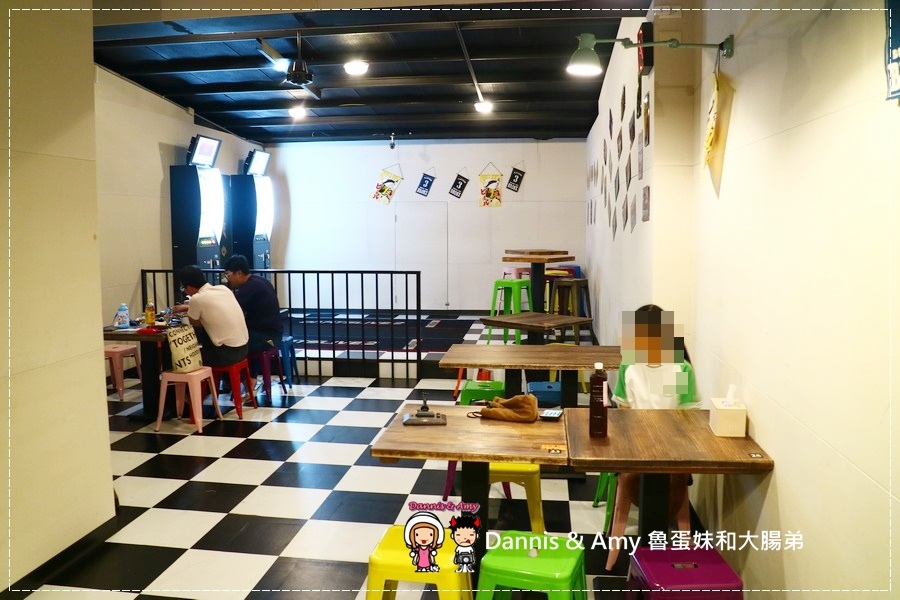 20170601《竹北開到凌晨的店》台灣壹碳烤-純木炭火串燒專門店！。現點現烤。朋友聚餐晚餐宵夜好選擇。非炸物純炭烤的串燒美食︱ （影片） (37).jpg