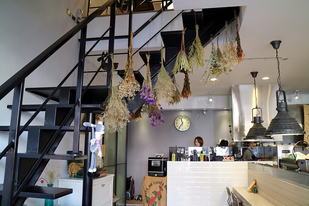 美食►桃園┃未秧咖啡┃藝文特區附近隱藏版桃園早午餐，彩色拉花、荷蘭鬆餅超吸睛！