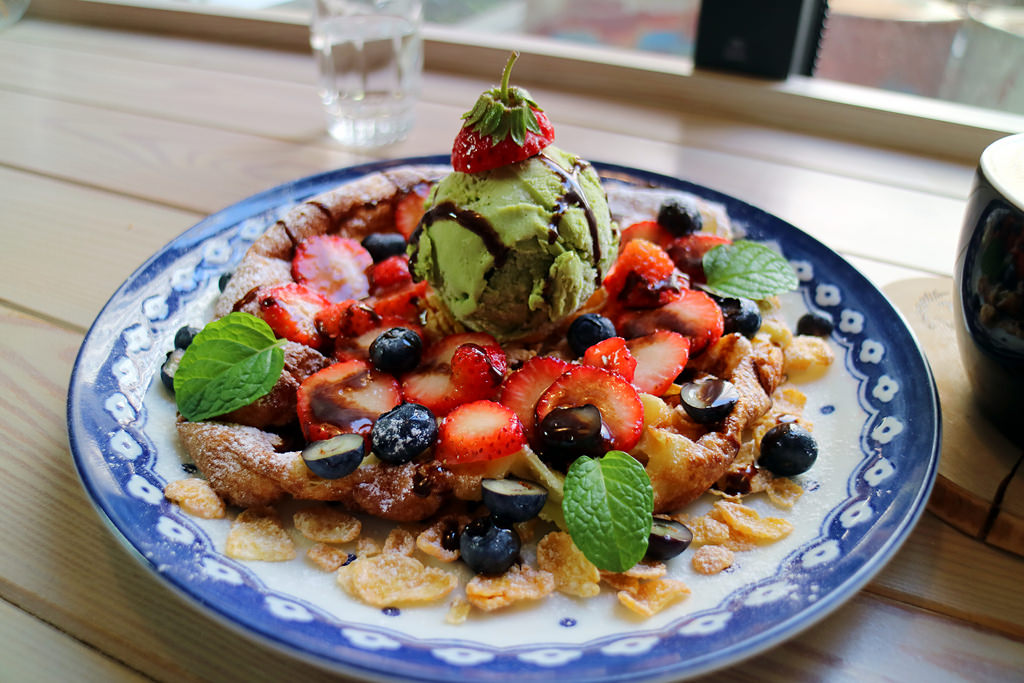 美食►桃園┃未秧咖啡┃藝文特區附近隱藏版桃園早午餐，彩色拉花、荷蘭鬆餅超吸睛！
