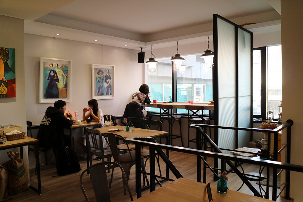 美食►桃園┃未秧咖啡┃藝文特區附近隱藏版桃園早午餐，彩色拉花、荷蘭鬆餅超吸睛！